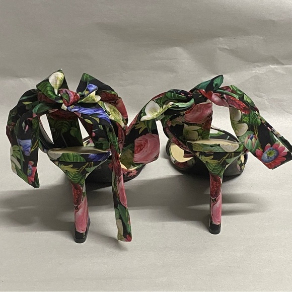 NEW Nine West Kobs Ankle Tie Sandals Black Vintage Floral Multi - Picture 6 of 8